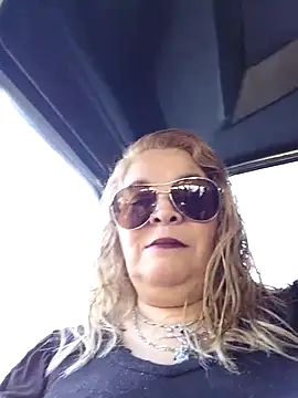 Snapshot of momismilf544 chatting on 05-19-26, 07:21 momismilf544 online show from 05-19-26, 07:21