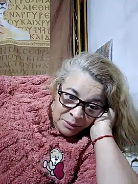 Snapshot of momismilf544 chatting on 05-17-26, 10:37 momismilf544 online show from 05-17-26, 10:37