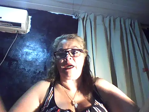 Snapshot of momismilf544 chatting on 03-29-26, 02:46 momismilf544 online show from 03-29-26, 02:46