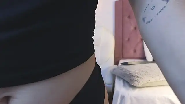 Sophie Bloom   online show from 03-01-26, 04:40