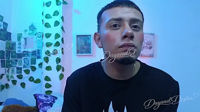 Snapshot of DayandDesire chatting on 05-16-26, 04:33 DayandDesire online show from 05-16-26, 04:33