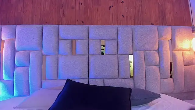 camilaa smith  online show from 07-18-26, 04:15