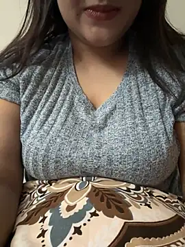 Snapshot of Malluqueen chatting on 02-28-26, 08:30 Malluqueen online show from 02-28-26, 08:30