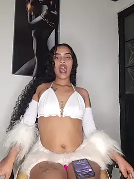 Snapshot of Brinnehh chatting on 04-27-26, 01:47 Brinnehh online show from 04-27-26, 01:47