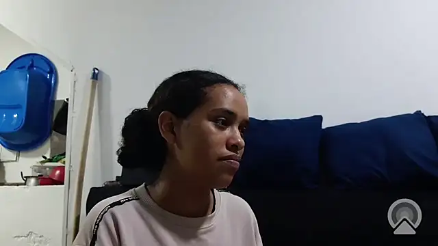 Snapshot of Brinnehh chatting on 04-27-26, 11:14 Brinnehh online show from 04-27-26, 11:14