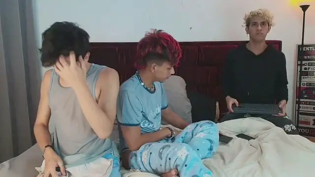 Bryan Santos z online show from 04-19-26, 01:39