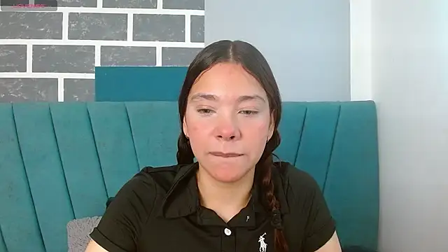 Snapshot of Sweet_kitty_05 chatting on 05-24-26, 05:46 Sweet kitty 05 online show from 05-24-26, 05:46
