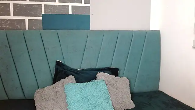 Snapshot of Sweet_kitty_05 chatting on 05-30-26, 11:32 Sweet kitty 05 online show from 05-30-26, 11:32