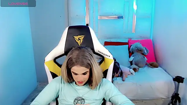 Sophiaa doll  online show from 03-27-26, 08:26