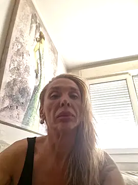 Snapshot of ssndratrans chatting on 06-03-26, 02:33 ssndratrans online show from 06-03-26, 02:33