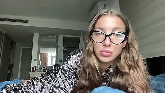 Kit kata online show from 04-13-26, 11:42