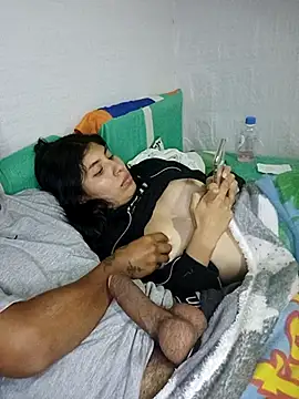 May and Noah online show from 04-09-26, 01:40