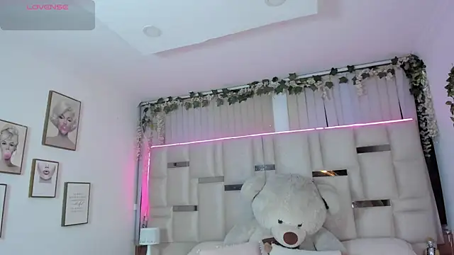 Hanna klover online show from 04-02-26, 03:57