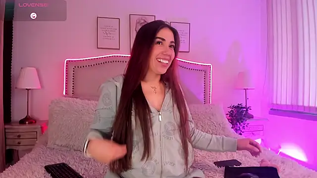 Hanna klover online show from 06-24-26, 09:34