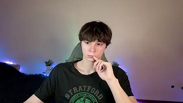 AnthonyCuutie online show from 05-16-26, 05:34