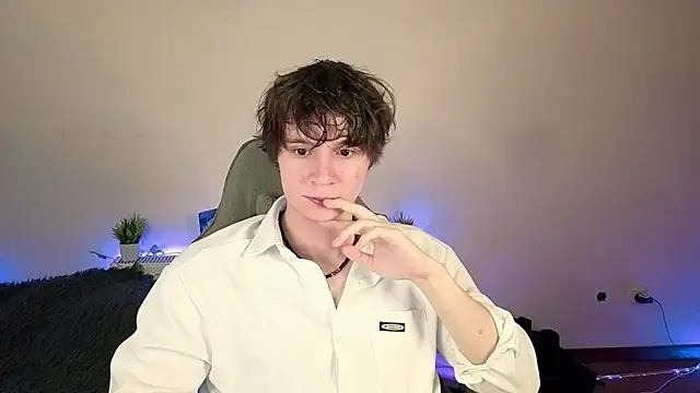 AnthonyCuutie online show from 06-11-26, 05:04