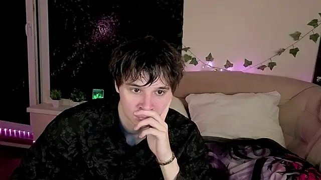 AnthonyCuutie online show from 04-18-26, 05:59