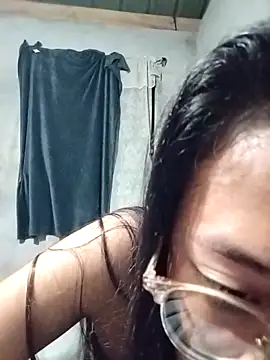 Snapshot of angelpinay44 chatting on 04-09-26, 04:46 angelpinay44 online show from 04-09-26, 04:46