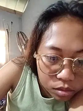 Snapshot of angelpinay44 chatting on 03-20-26, 10:44 angelpinay44 online show from 03-20-26, 10:44