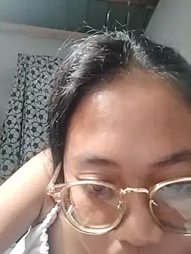 Snapshot of angelpinay44 chatting on 03-27-26, 07:48 angelpinay44 online show from 03-27-26, 07:48