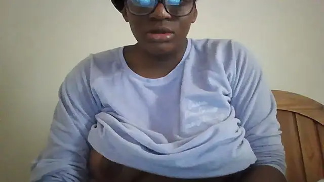 Snapshot of SexyGemBeauty chatting on 05-17-26, 05:46 SexyGemBeauty online show from 05-17-26, 05:46