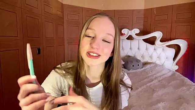 Anika Socutehe online show from 03-17-26, 01:25