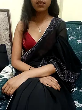 MAYA BED GIRL online show from 04-10-26, 07:26