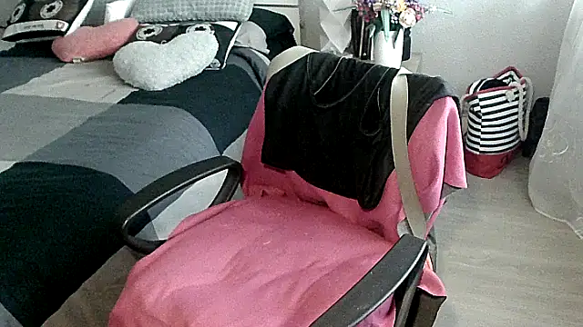 Snapshot of mariaplaya chatting on 05-04-26, 06:49 mariaplaya online show from 05-04-26, 06:49
