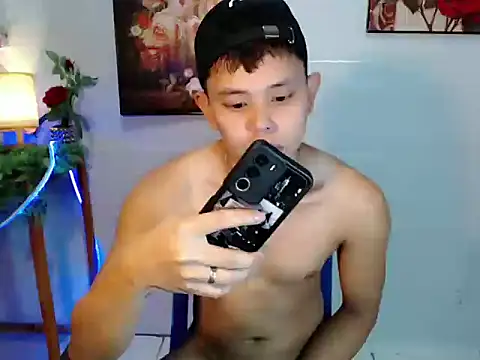 Snapshot of Baby_Maxxx chatting on 06-25-26, 06:07 Baby Maxxx online show from 06-25-26, 06:07