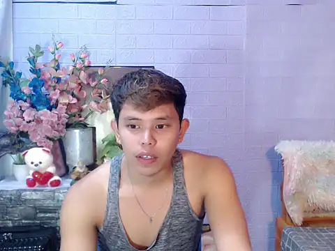 Snapshot of Baby_Maxxx chatting on 05-15-26, 11:14 Baby Maxxx online show from 05-15-26, 11:14