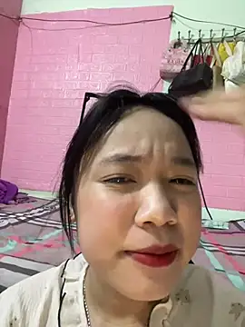 Leeeeiu online show from 04-12-26, 03:15