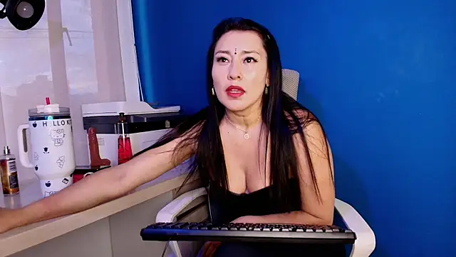 Snapshot of Terra__Rouse_ chatting on 04-30-26, 11:28 Terra Rouse online show from 04-30-26, 11:28