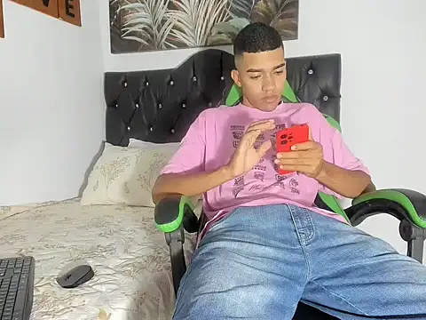 Snapshot of mauricio_smiith chatting on 03-01-26, 02:11 mauricio smiith online show from 03-01-26, 02:11