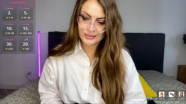 Snapshot of LucyWillow chatting on 05-29-26, 08:20 LucyWillow online show from 05-29-26, 08:20