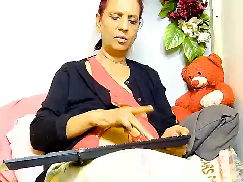 Hot queen58 online show from 06-27-26, 05:46