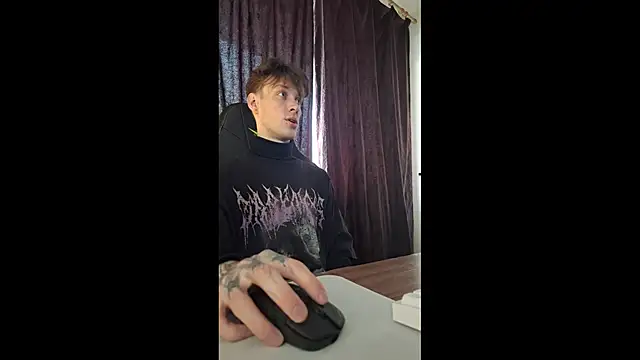 Snapshot of Huly_Entertainment chatting on 02-28-26, 11:32 Huly Entertainment online show from 02-28-26, 11:32