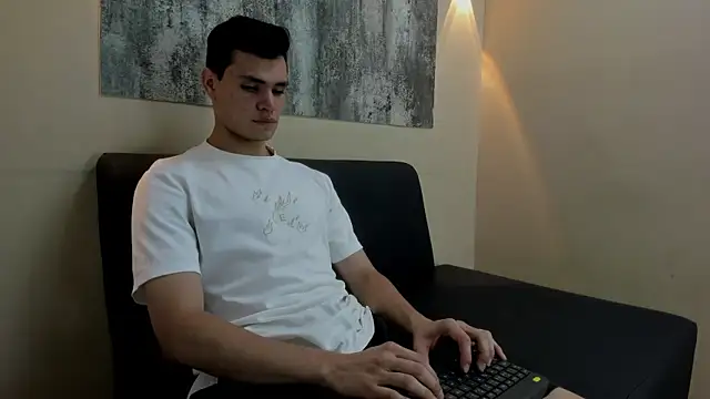 Snapshot of ZANE_EVANS chatting on 07-25-26, 12:44 ZANE EVANS online show from 07-25-26, 12:44