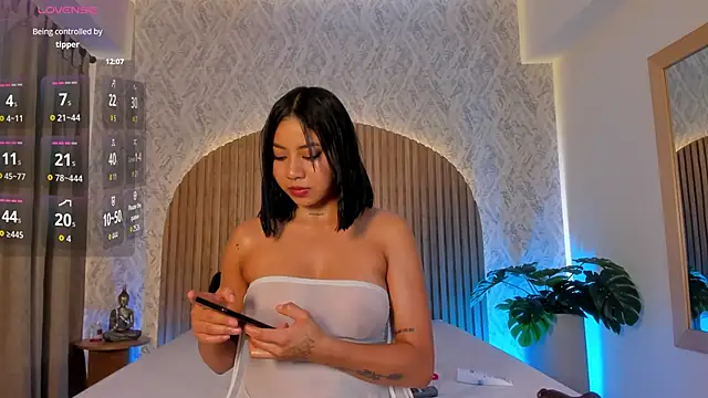 Mia-floress online show from 03-10-26, 03:54