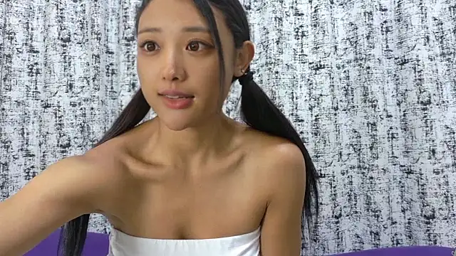 Snapshot of Rielu_xoxo chatting on 04-24-26, 11:56 Rielu xoxo online show from 04-24-26, 11:56