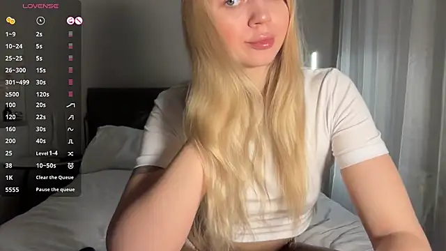 AlexaDeviliciouss online show from 04-18-26, 03:36