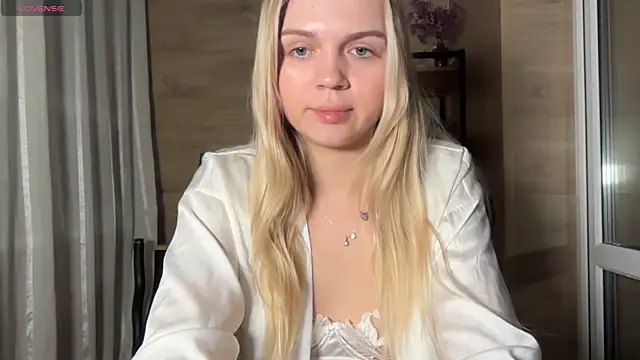Snapshot of AlexaDeviliciouss chatting on 05-11-26, 04:04 AlexaDeviliciouss online show from 05-11-26, 04:04