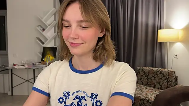 Snapshot of Lolatatee chatting on 05-17-26, 05:24 Lolatatee online show from 05-17-26, 05:24
