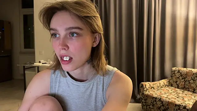 Snapshot of Lolatatee chatting on 05-18-26, 06:23 Lolatatee online show from 05-18-26, 06:23