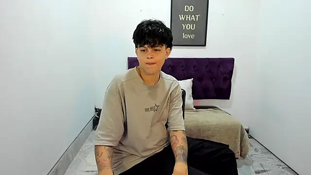 Snapshot of TomBoy_Natali chatting on 05-22-26, 10:30 TomBoy Natali online show from 05-22-26, 10:30