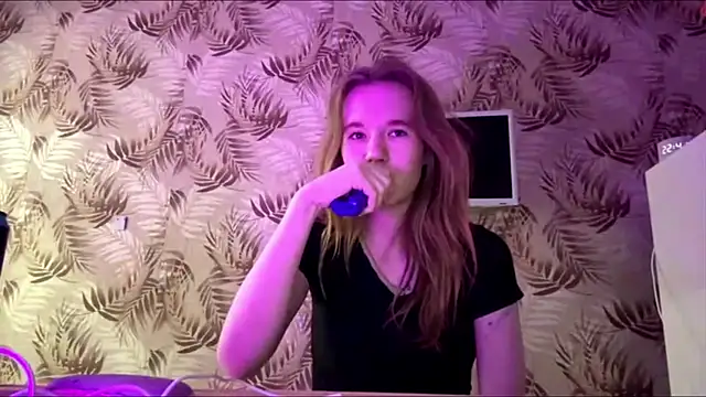 LeomaJee online show from 04-10-26, 05:42