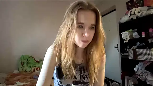 Snapshot of LeomaJee chatting on 07-15-26, 03:52 LeomaJee online show from 07-15-26, 03:52