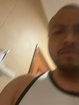 Snapshot of alexandeerr1986 chatting on 04-13-26, 06:01 alexandeerr1986 online show from 04-13-26, 06:01