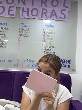   Nahomy online show from 04-07-26, 11:34