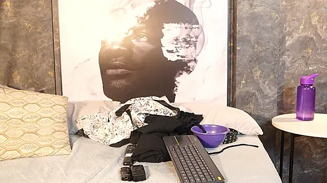 Mia and Belmonth online show from 03-22-26, 06:31