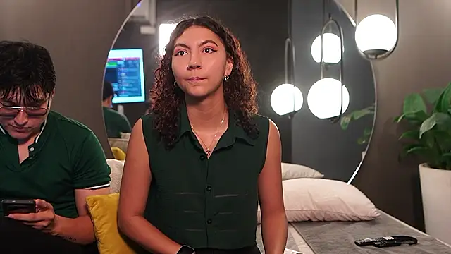 Mia and Belmonth online show from 03-19-26, 06:41